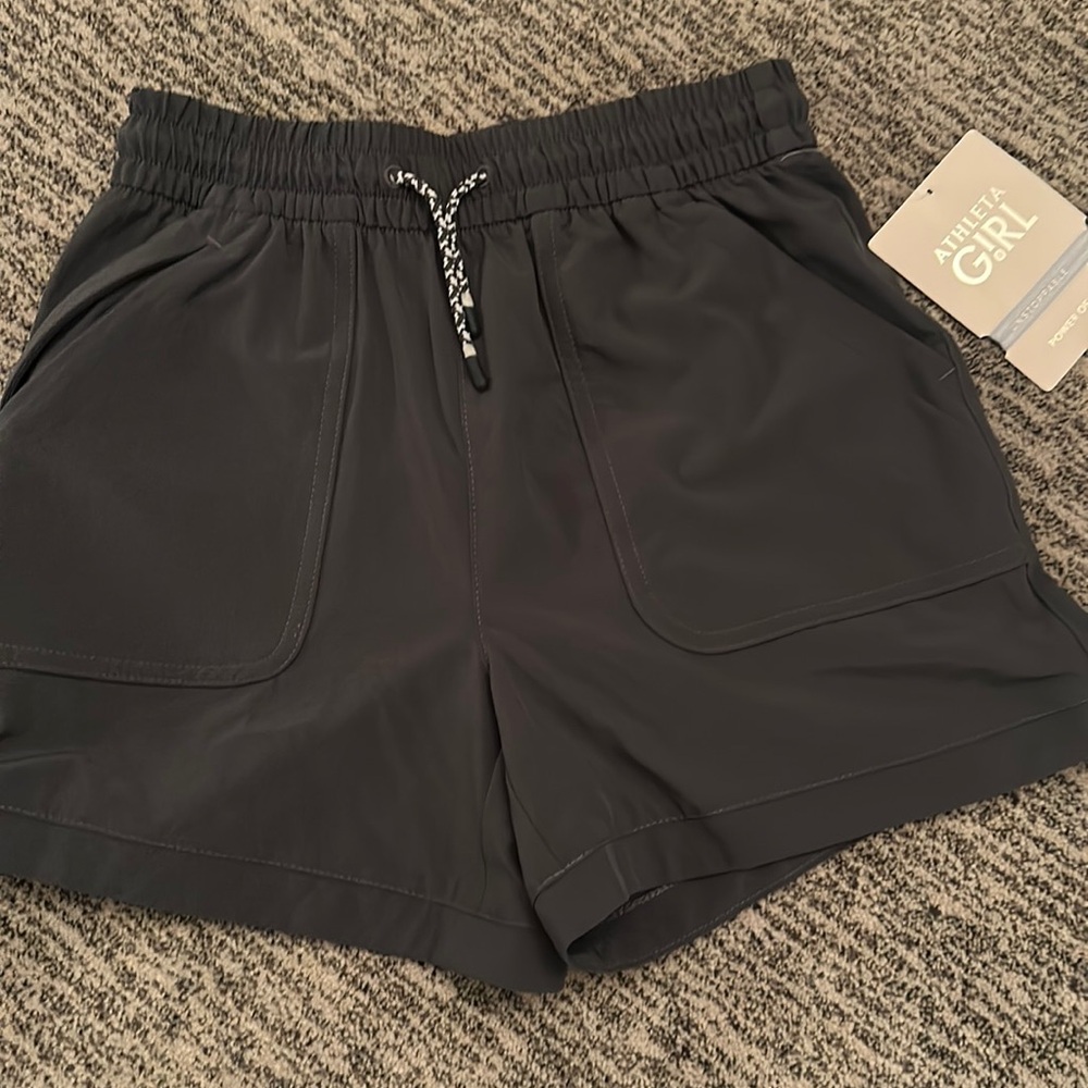 Athleta girl shorts new with tags size 8-10 4”